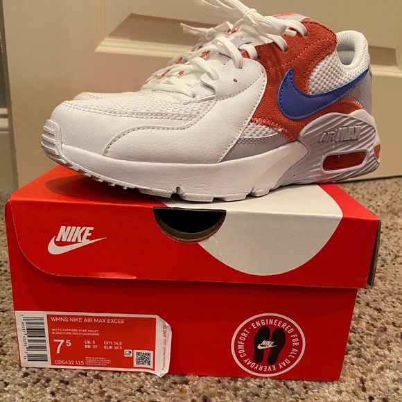 Womens Nike Air Max Excee - Picture 2 of 5